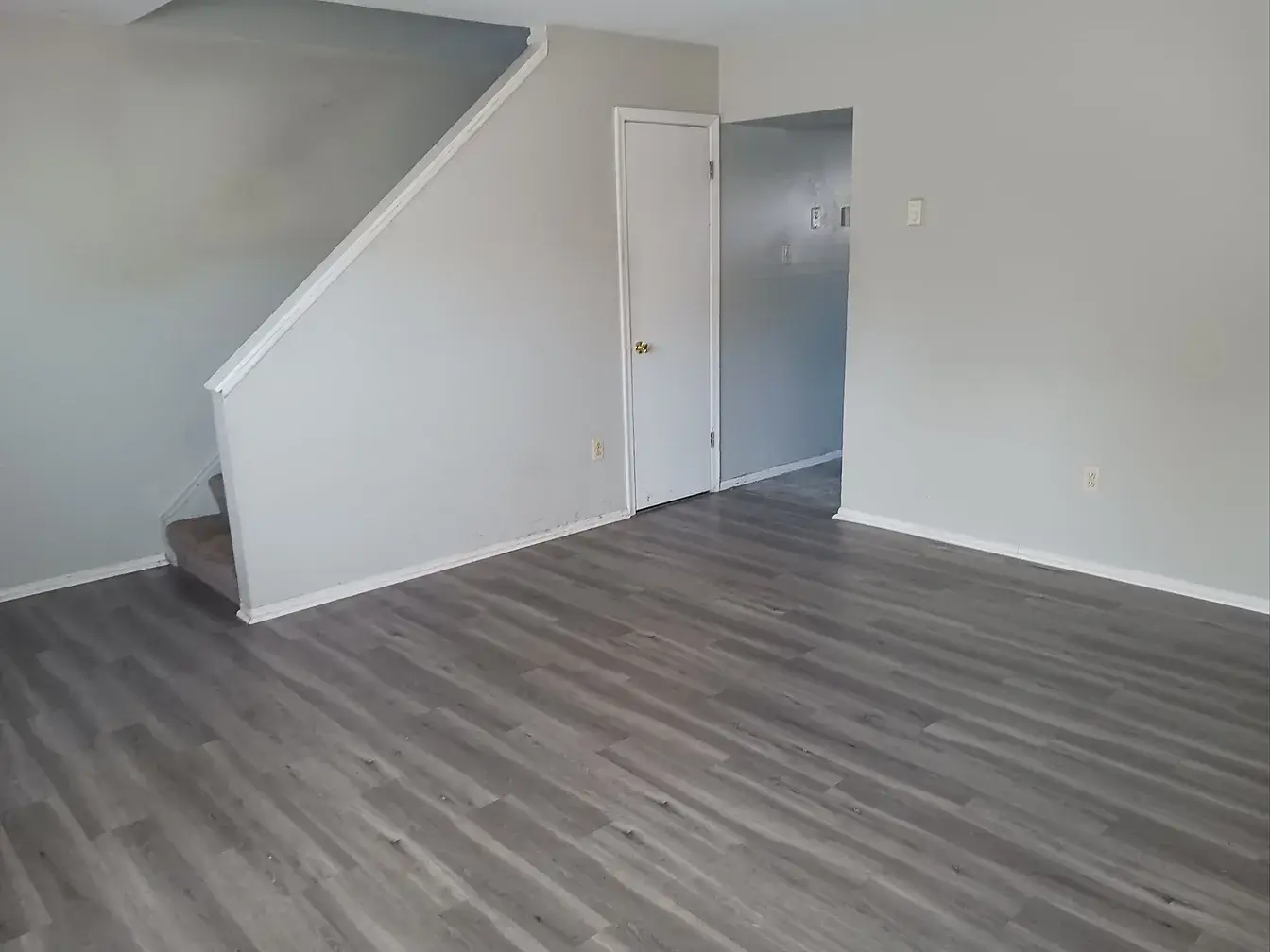 Comfortable and roomy interior of this Taneytown Maryland rental property living room for rent available now